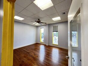 2020 Southwest Fwy, Houston, TX for lease Interior Photo- Image 1 of 2