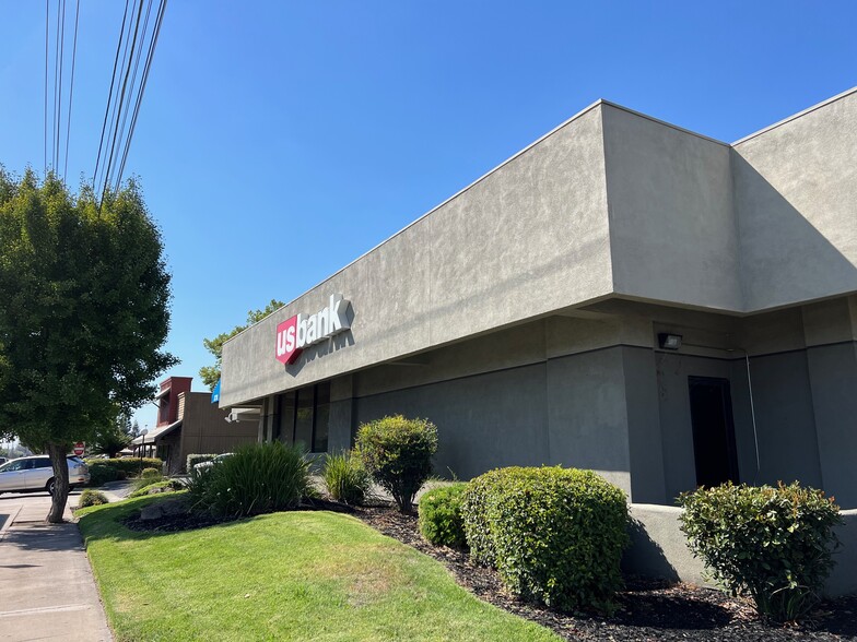 3501 Tully Rd, Modesto, CA for lease - Building Photo - Image 3 of 17