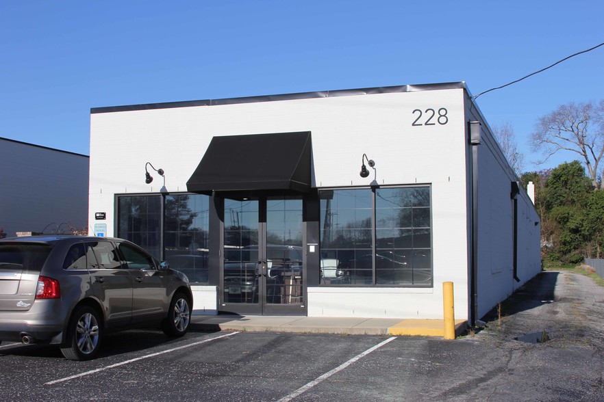 228-230 Winslow St, Fayetteville, NC for lease - Building Photo - Image 3 of 9