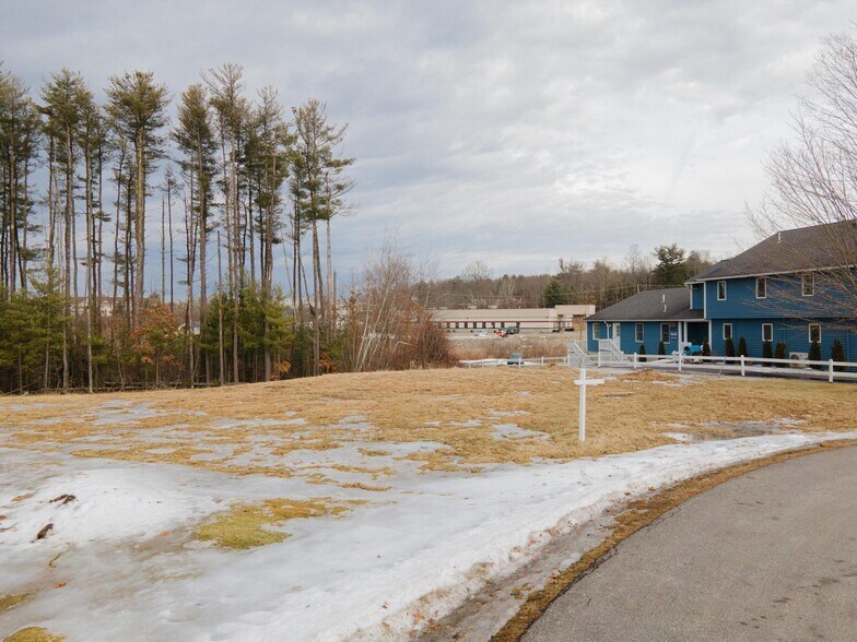 8 Wellspring Rd, Biddeford, ME for sale - Building Photo - Image 1 of 1