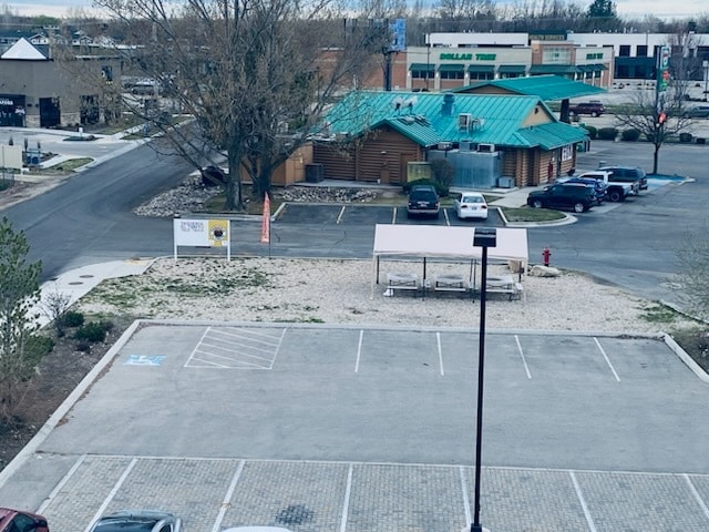 7563 Jennie Ln, Boise, ID for sale - Primary Photo - Image 1 of 4