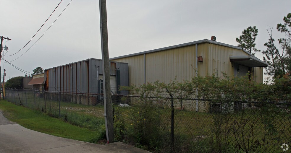 198 Commercial Sq, Slidell, LA for lease - Building Photo - Image 2 of 3