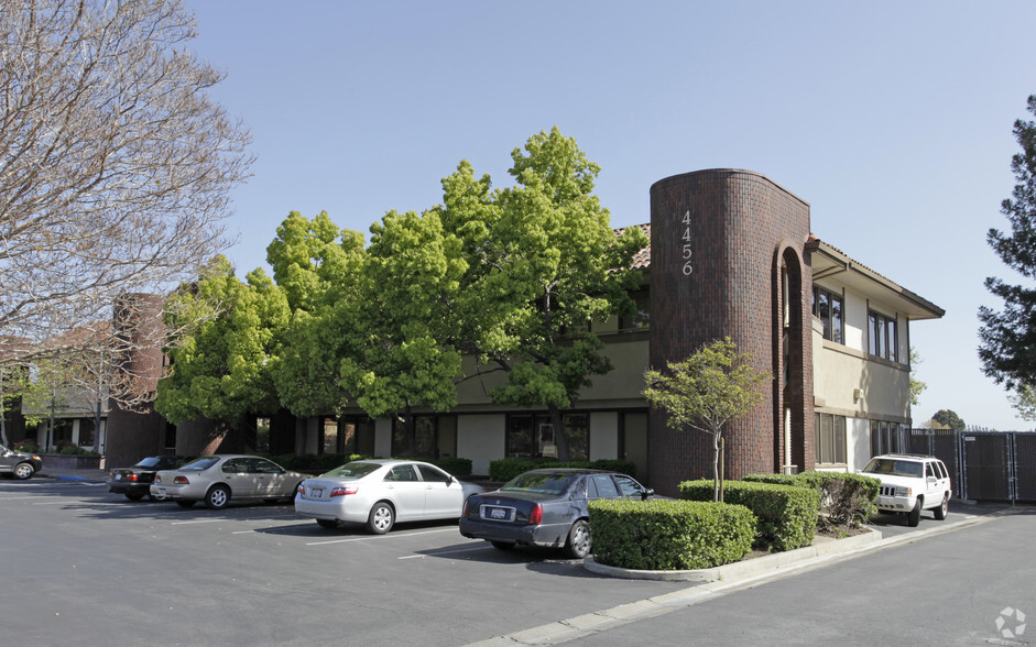 4456 Black Ave, Pleasanton, CA for lease - Primary Photo - Image 2 of 5