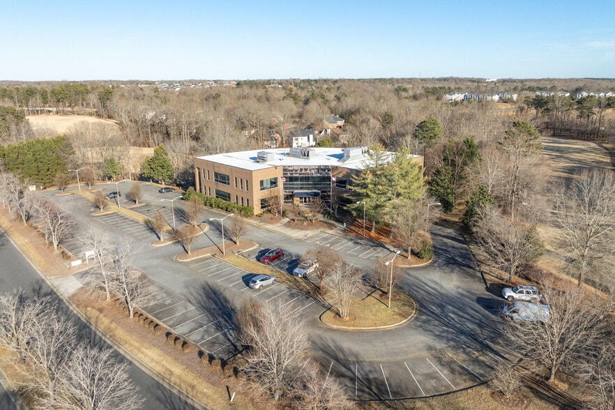 940 Golf House Rd W, Whitsett, NC for lease - Building Photo - Image 3 of 20