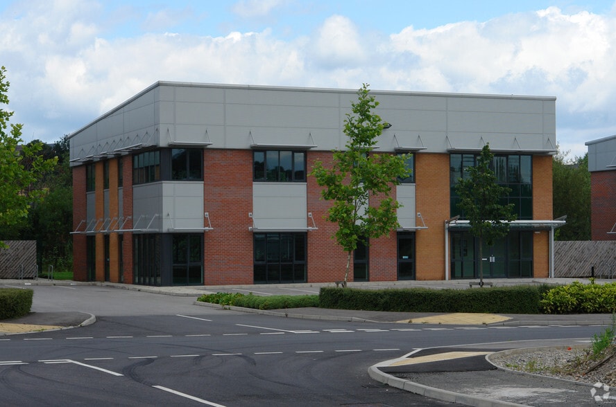 1-2 Broadfields Clos, Sheffield for sale - Building Photo - Image 2 of 2