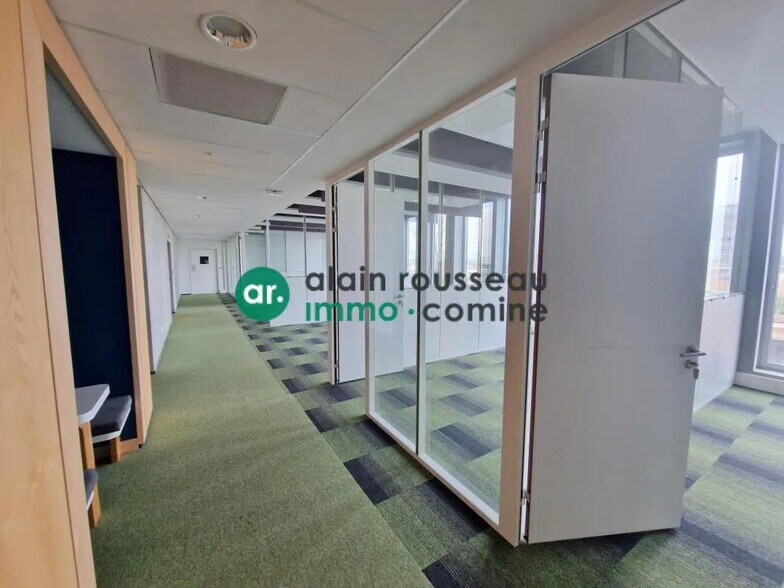 Retail in Angers for sale - Interior Photo - Image 1 of 2