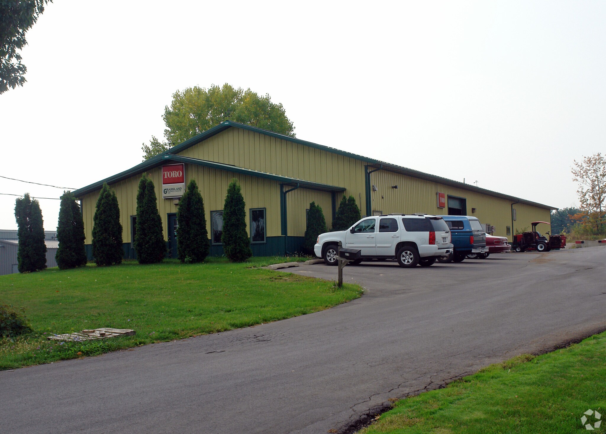 315 Commerce Blvd, Bayberry, NY for sale Primary Photo- Image 1 of 1