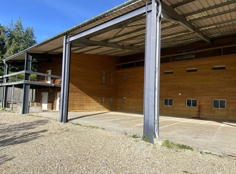 Flex in PONT-L'EVEQUE for sale - Building Photo - Image 2 of 6