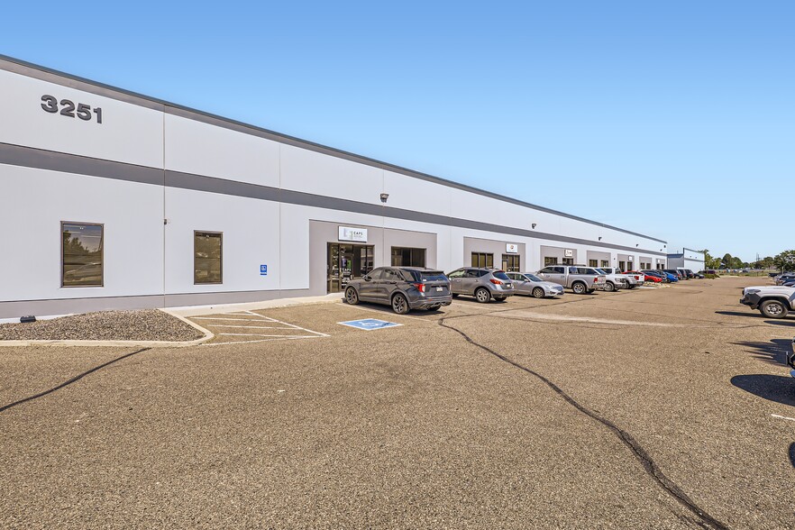 3251 Revere St, Aurora, CO for lease - Building Photo - Image 2 of 9