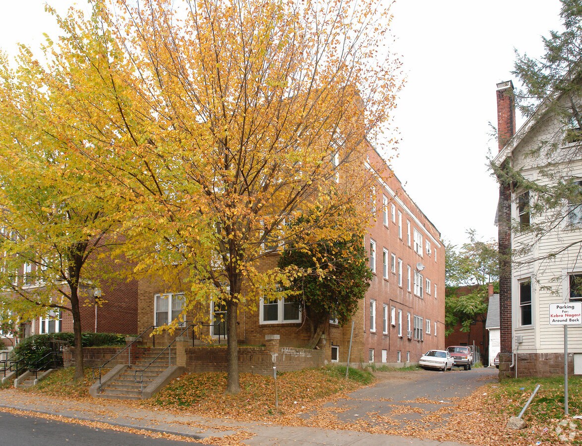 252 Sisson Ave, Hartford, CT 06105