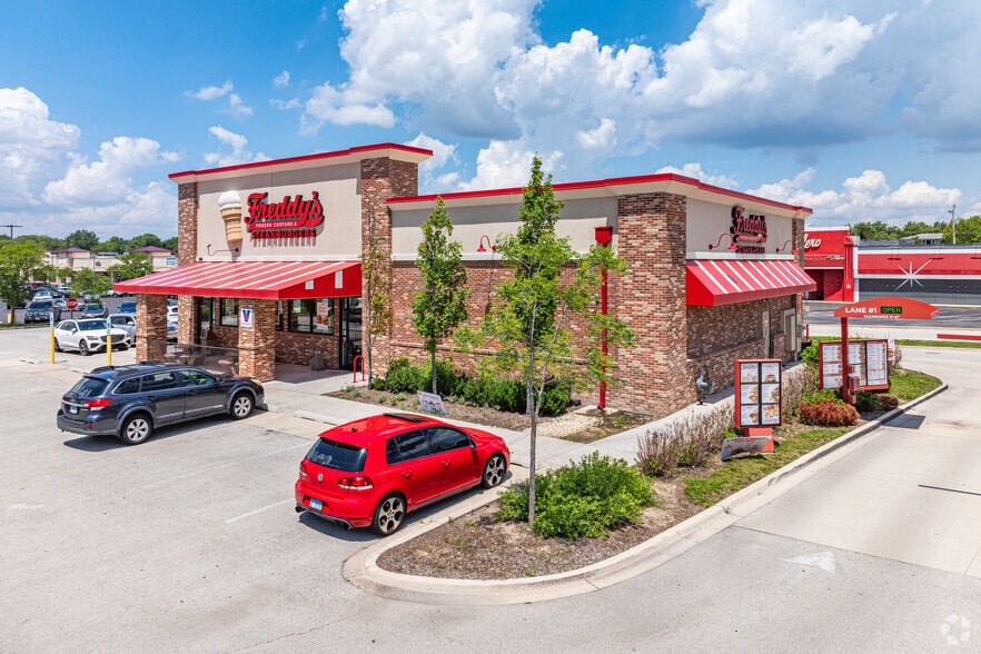 556 E North Ave, Glendale Heights, IL for sale - Building Photo - Image 2 of 4