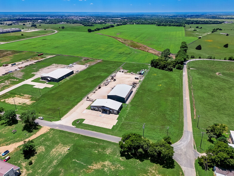 421 Hoyt Rd, Waxahachie, TX for sale - Building Photo - Image 1 of 1