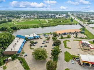 More details for 24 Sturgis Corner Dr, Iowa City, IA - Retail for Sale
