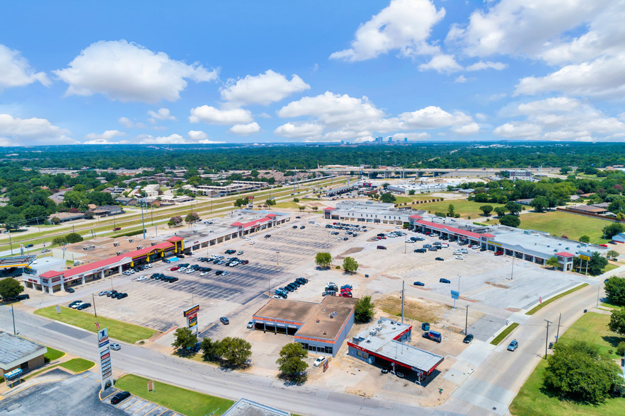 5100-5353 Trail Lake Dr, Fort Worth, TX for lease - Building Photo - Image 2 of 9