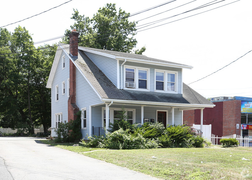 585 Burnside Ave, East Hartford, CT for lease - Primary Photo - Image 1 of 5