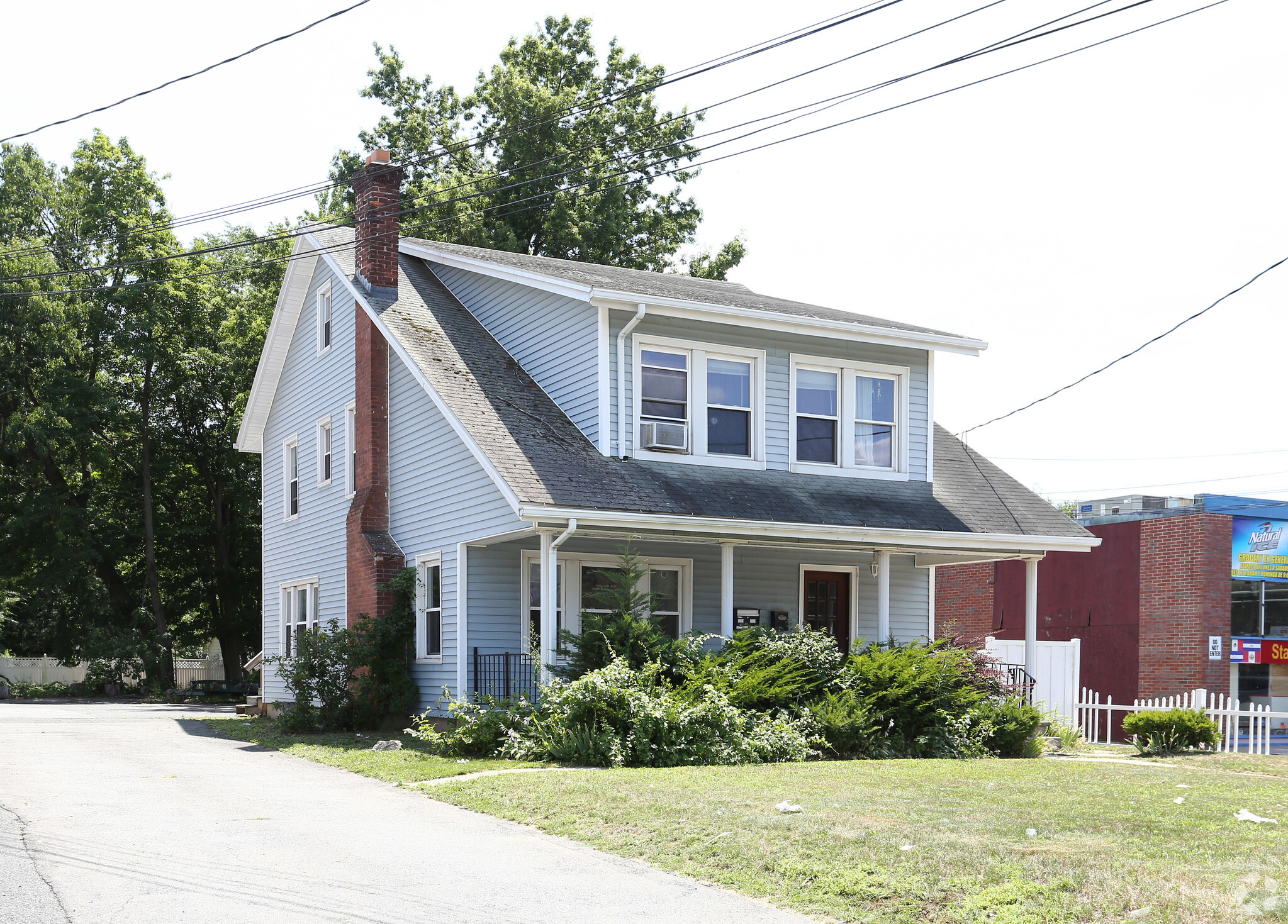 585 Burnside Ave, East Hartford, CT for lease Primary Photo- Image 1 of 6