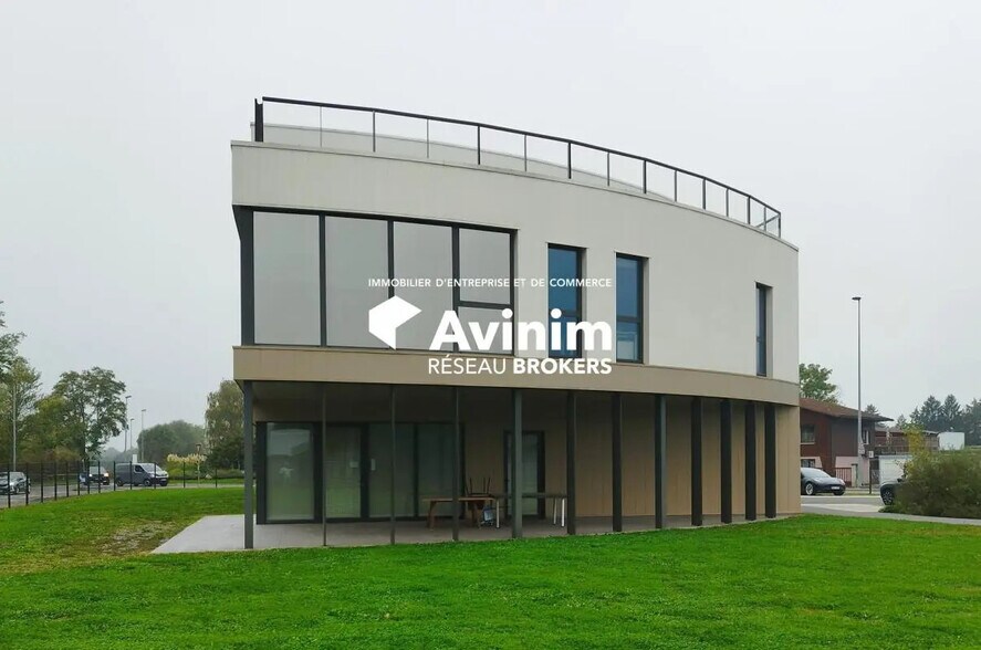 Office in Thyez for lease - Building Photo - Image 1 of 4