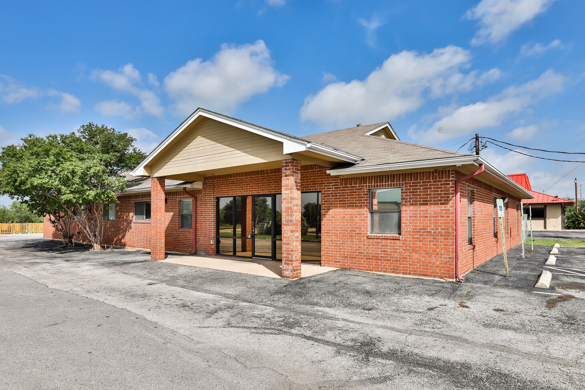 543 10th St, Floresville, TX for sale Building Photo- Image 1 of 11
