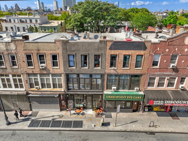 673 Manhattan Ave, Brooklyn, NY for sale - Building Photo - Image 2 of 6