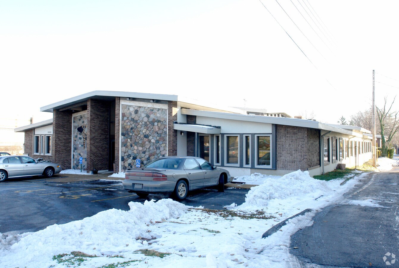 10000 Watson Rd, Crestwood, MO 63126 North