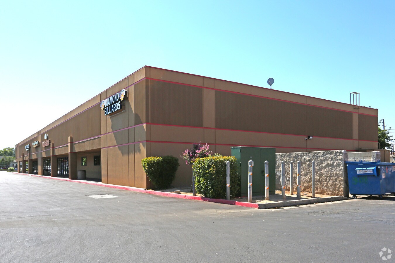 6460 N. Blackstone Ave, Fresno, CA 93710