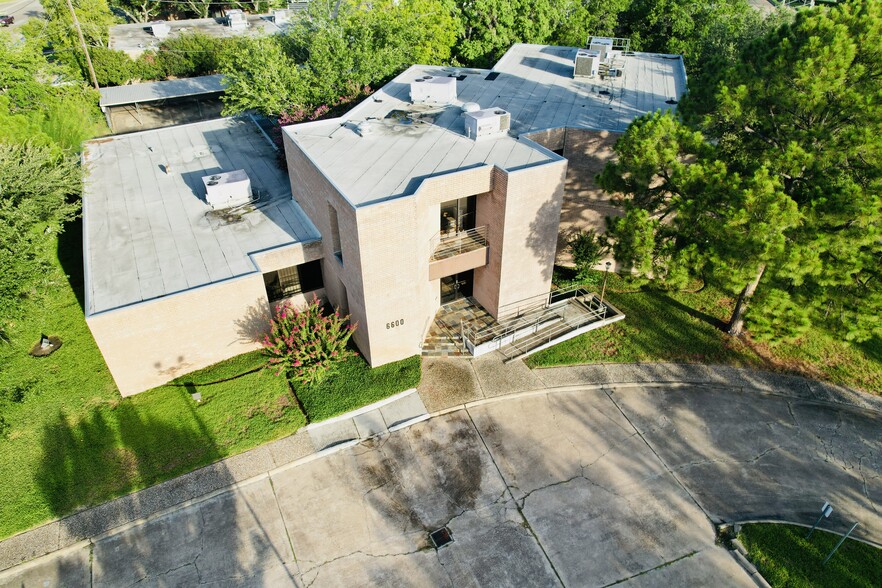 6600 Sands Point Dr, Houston, TX for sale - Building Photo - Image 1 of 1