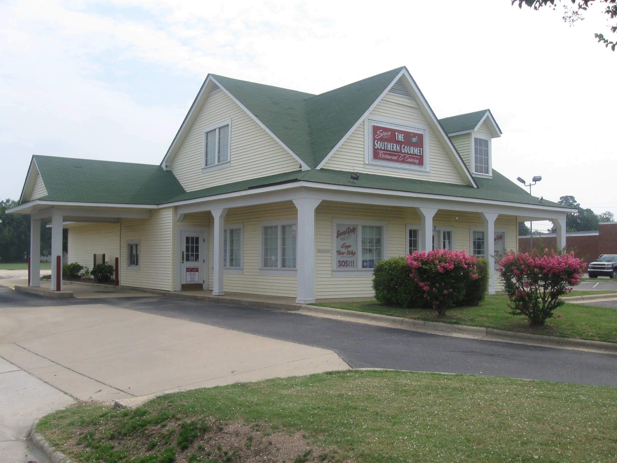 117 Grove St, Fayetteville, NC for sale Primary Photo- Image 1 of 1