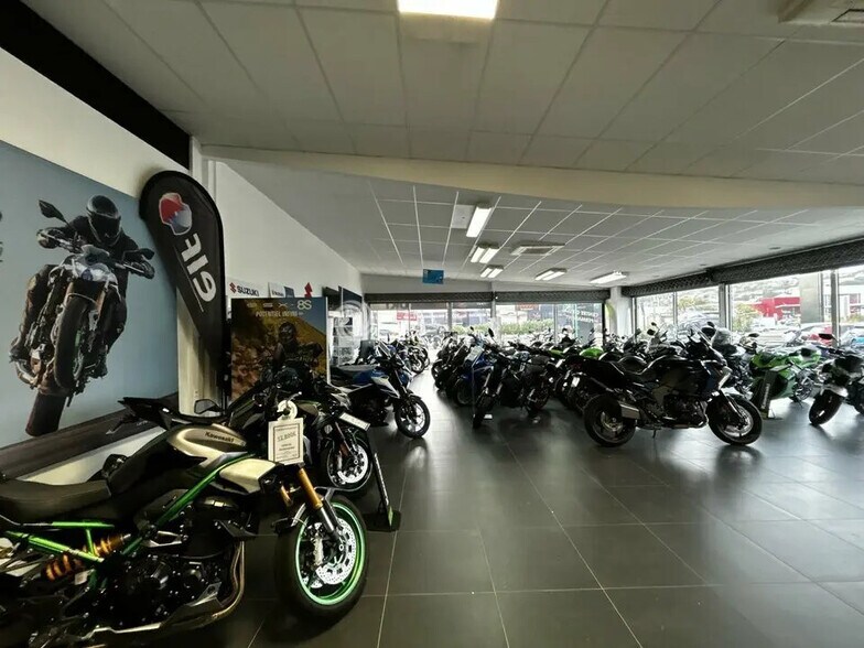 Retail in Narbonne for lease - Interior Photo - Image 2 of 8