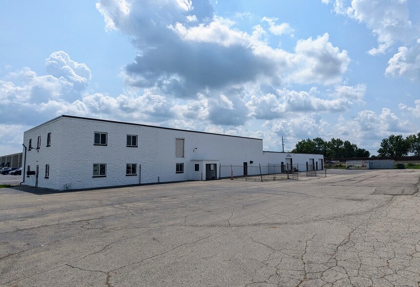 6060 Executive Blvd, Dayton, OH for lease - Building Photo - Image 1 of 11