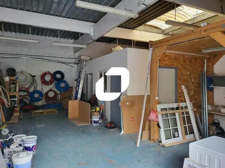 Office in Gradignan for lease - Interior Photo - Image 2 of 6