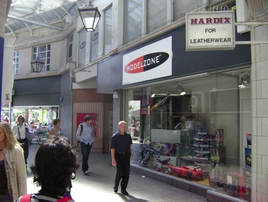 11-17A Imperial Arc, Brighton for lease - Building Photo - Image 3 of 8