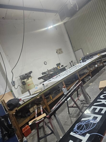 2204-2206 Joe Field Rd portfolio of 2 properties for sale on LoopNet.com - Building Photo - Image 3 of 14