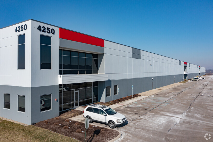 4250 Port Union Rd, West Chester, OH for lease - Building Photo - Image 1 of 5