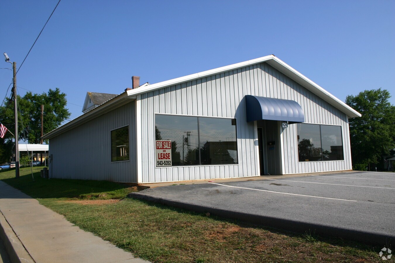 2 N Greenwood Ave, Ware Shoals, SC 29692