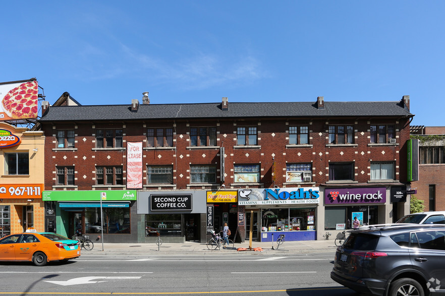 320-326 Bloor St W, Toronto, ON for lease - Building Photo - Image 1 of 8