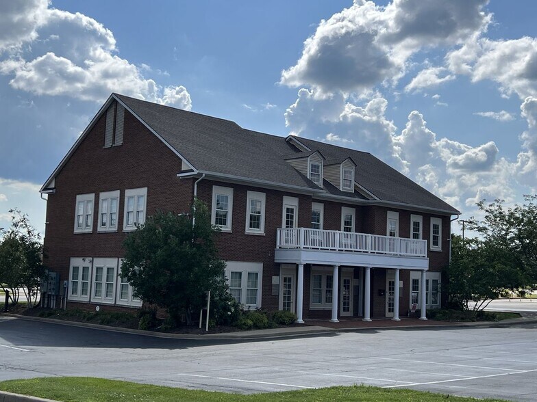 1716-1720 Sharkey Way, Lexington, KY for sale - Building Photo - Image 1 of 1