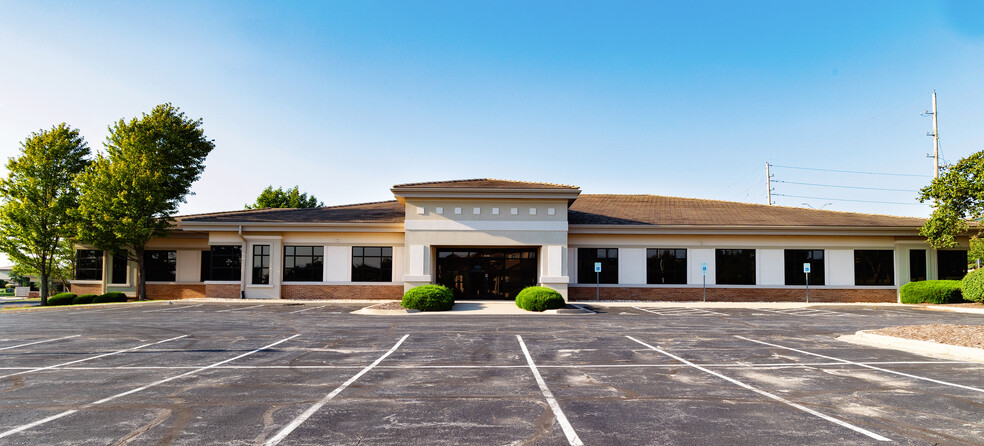 3540 NE Ralph Powell Rd, Lees Summit, MO for lease - Building Photo - Image 1 of 9