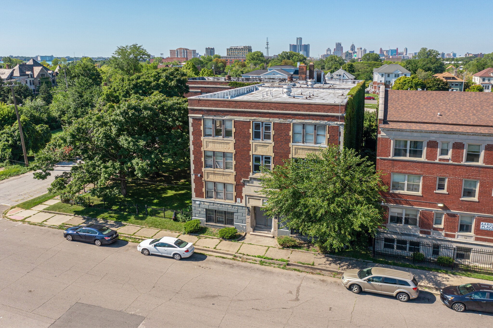 615 Field St, Detroit, MI 48214 Field Apartments