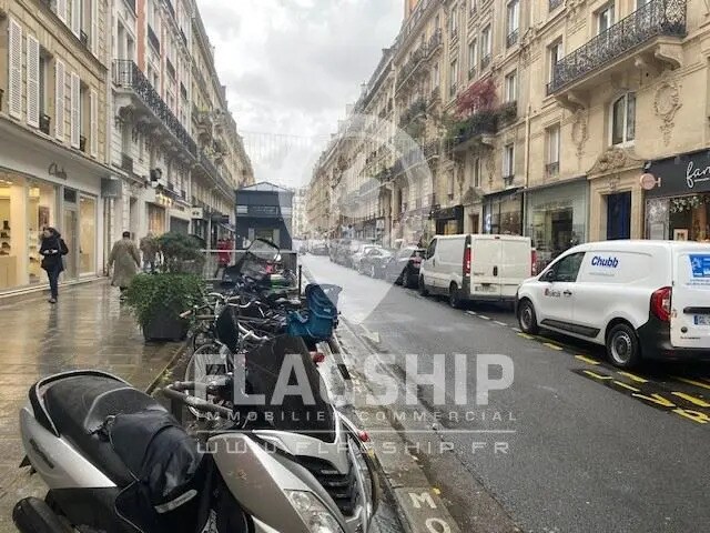 Retail in Paris for lease Building Photo- Image 1 of 3