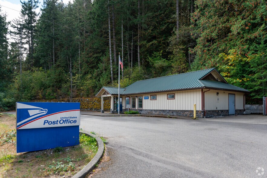 28611 N US Highway 101, Lilliwaup, WA 98555