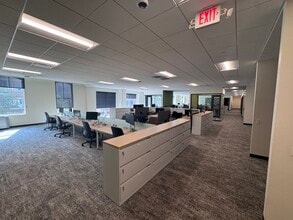 S 1st St, St Charles, IL for lease Interior Photo- Image 1 of 10