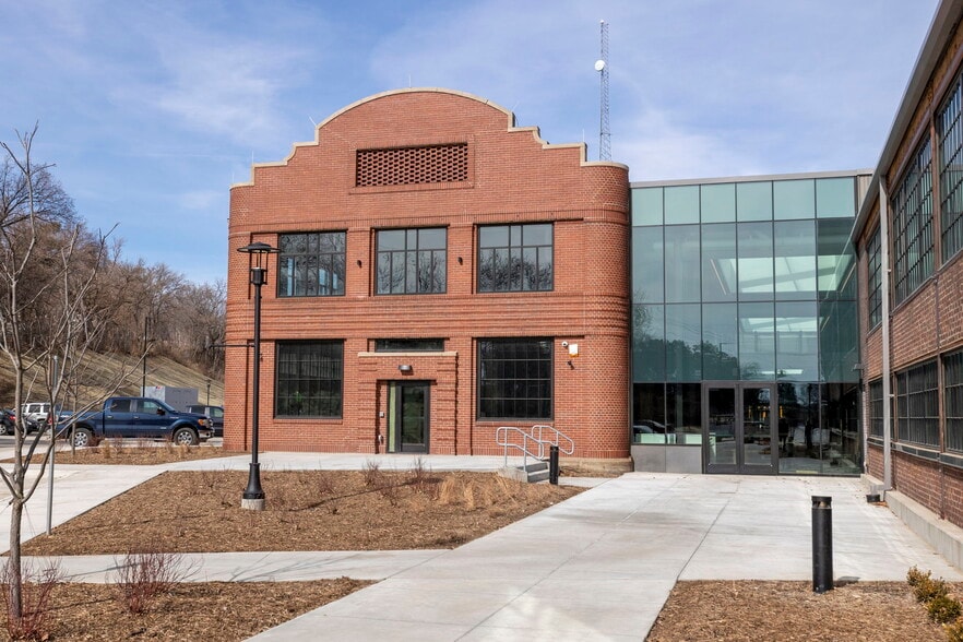 4601 Catalyst Ct, Omaha, NE for lease - Building Photo - Image 2 of 18