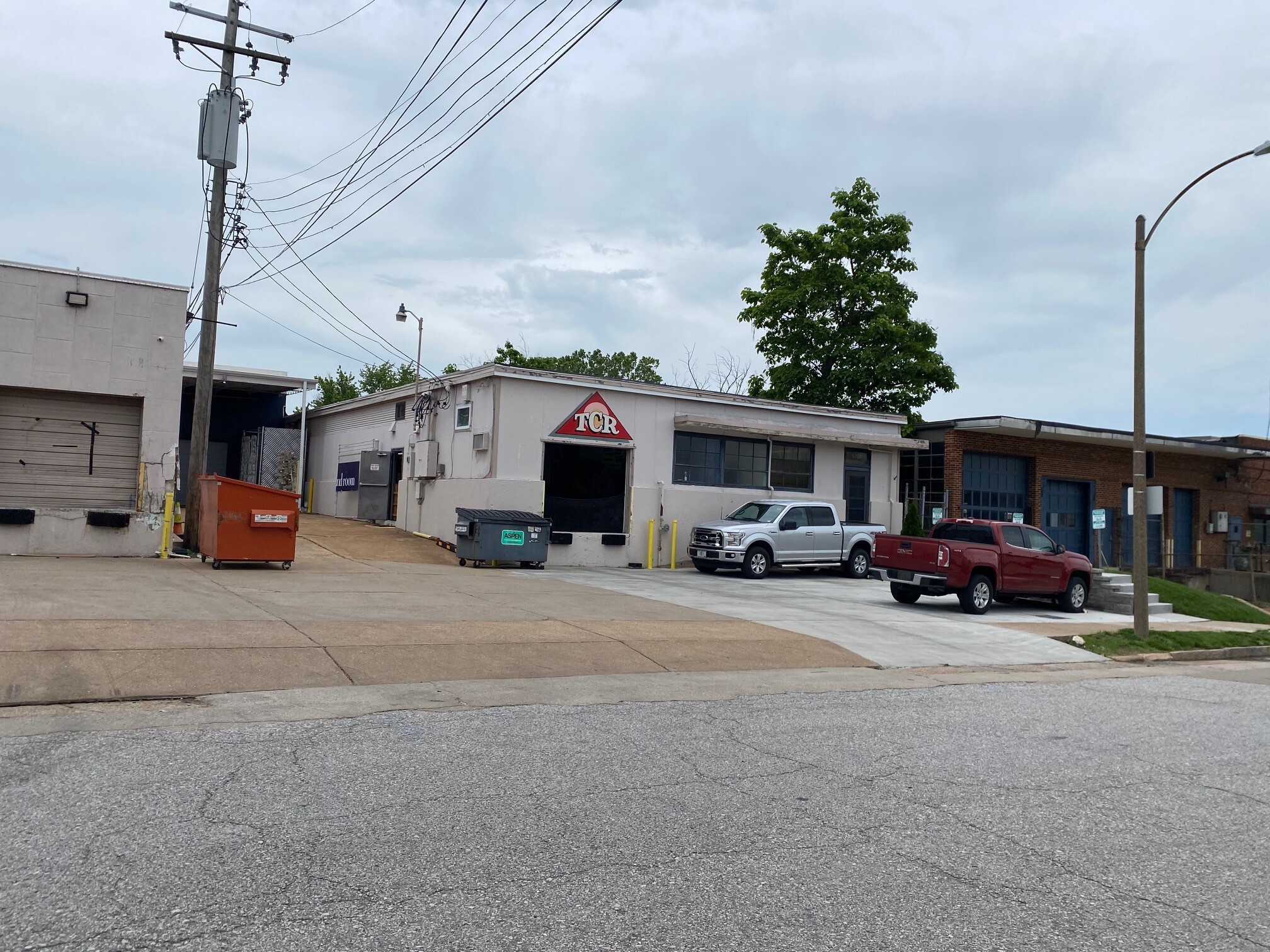 5743 West Park Ave, Saint Louis, MO for lease Building Photo- Image 1 of 3