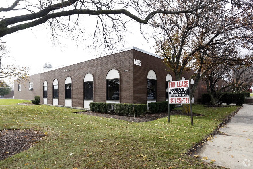 1405 W Fullerton Ave, Addison, IL for sale - Primary Photo - Image 1 of 1