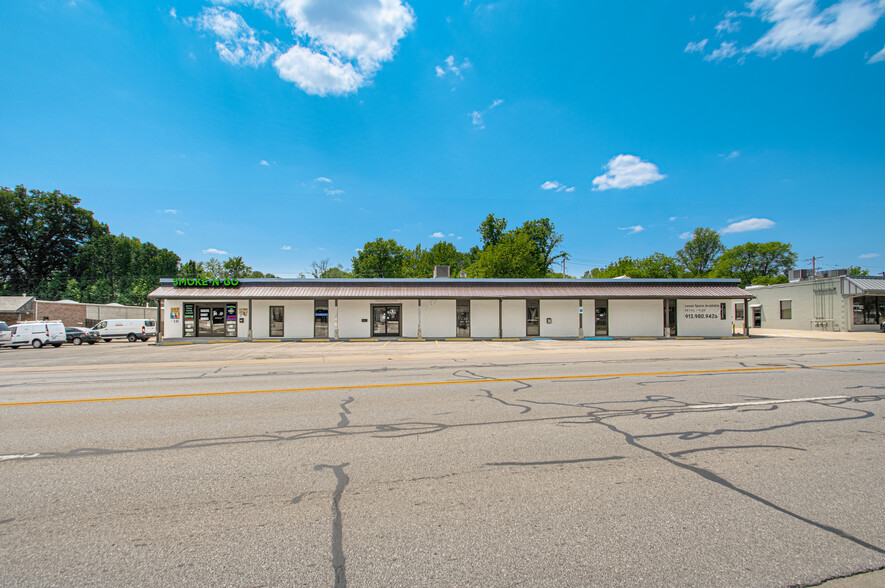 12119 Johnson Dr, Shawnee, KS for sale - Building Photo - Image 2 of 24