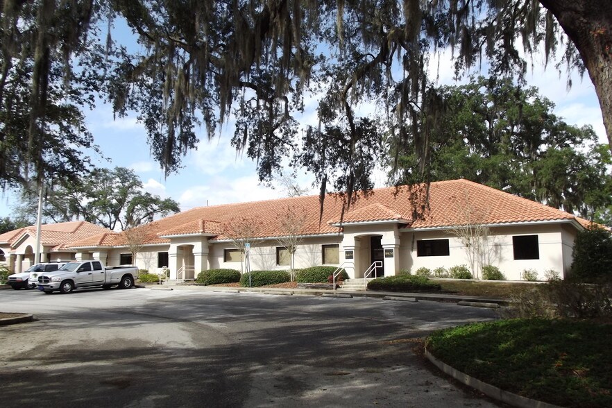 3261 US Hwy 27/441, Fruitland Park, FL 34731