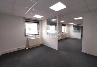 1 Rue Du Centre, Noisy-le-Grand for sale Interior Photo- Image 2 of 2