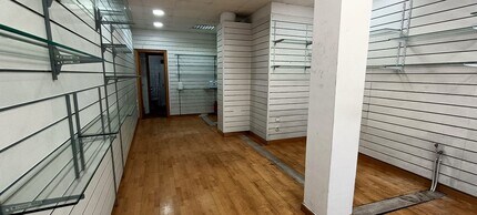 Retail in Collado Villalba, Madrid for lease Interior Photo- Image 2 of 5