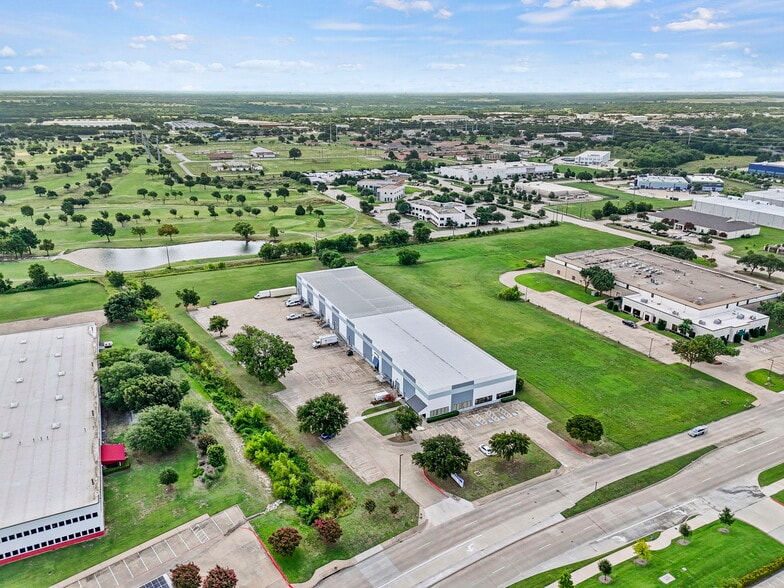 2140 N Redbud Blvd, McKinney, TX for lease - Building Photo - Image 2 of 13