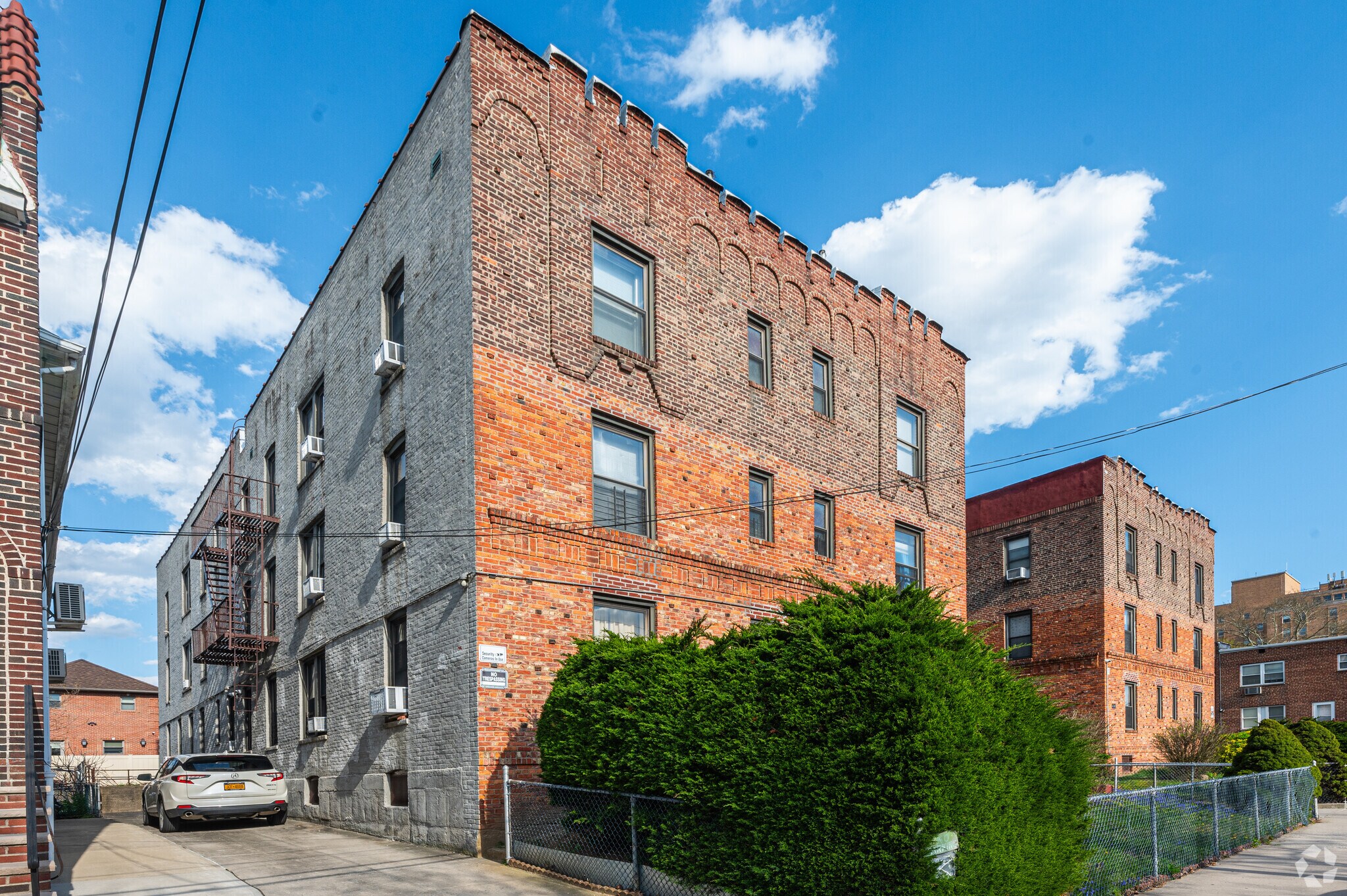 40-45 201st St, Bayside, NY for sale Primary Photo- Image 1 of 1